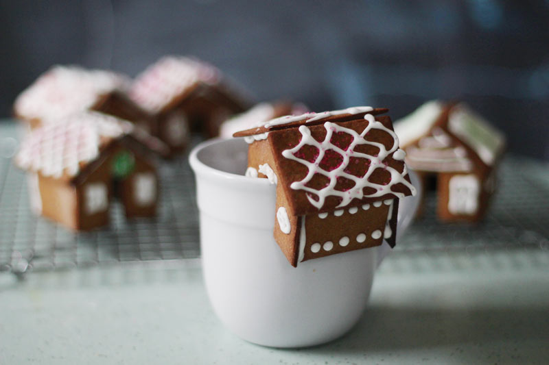 mini-gingerbread-houses1