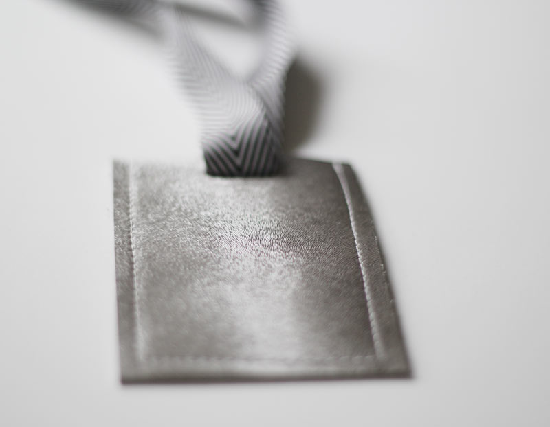 silver-luggage-tags3