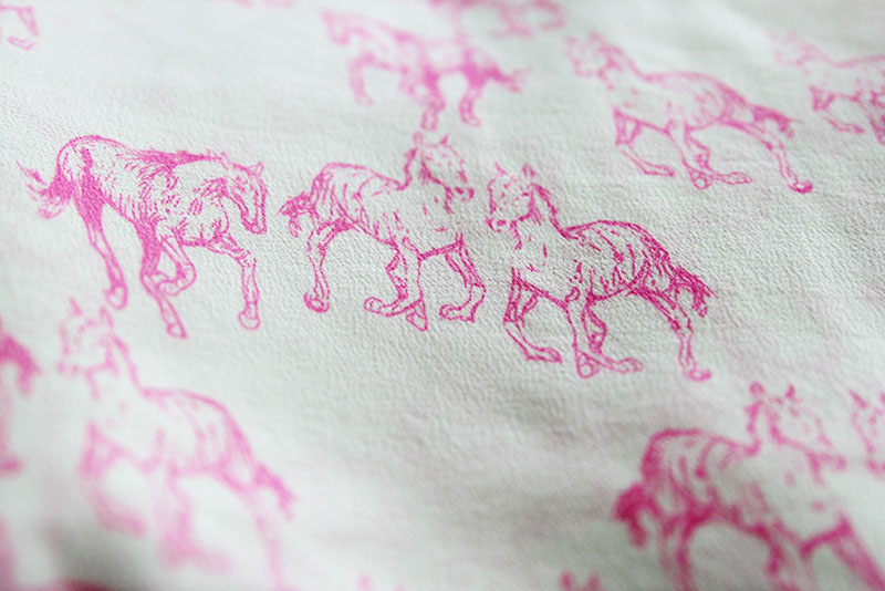 pink-horses-fabric1